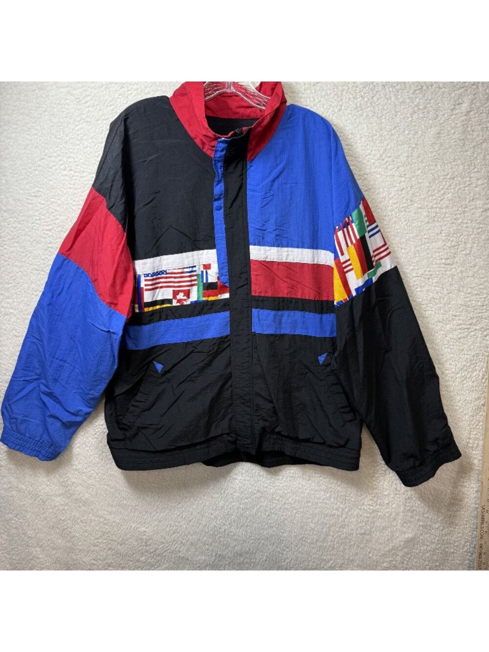 Vintage Lavon Sports Wear Colorblock Windbreaker Jacket Flags Design Nylon L